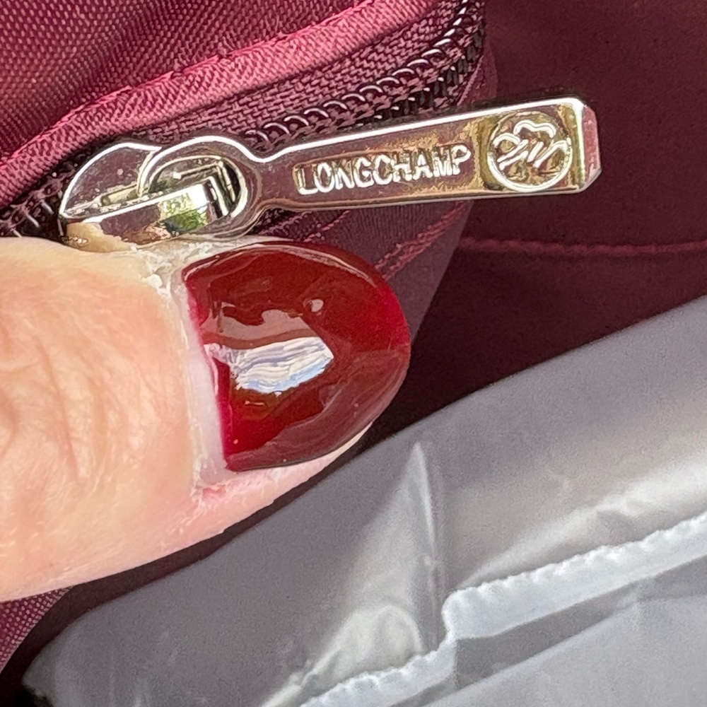 *RARE* AUTHENTIC LONGCHAMP Burgundy Embossed Leather Tote - NEW $400USD/$550CDN - Picture 8 of 16